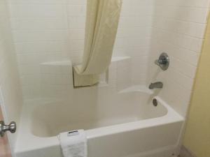 luxury inn and suites seaworld lackland
