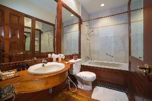 the hotel tharabar gate