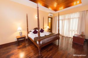 the hotel tharabar gate