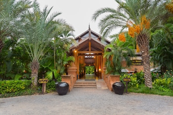 the hotel tharabar gate