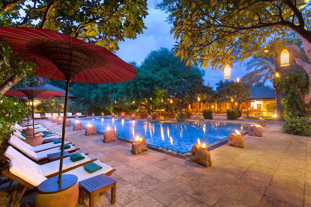 the hotel tharabar gate