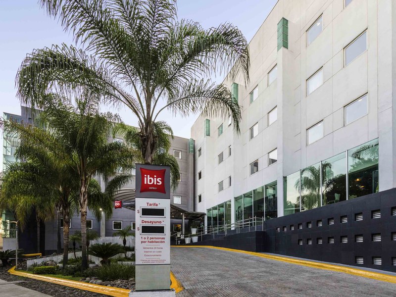 ibis guadalajara expo