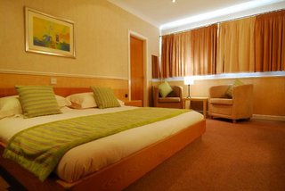 Dalmeny Resort Hotel,Near Ashton Gardens,4 star