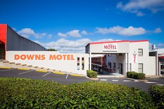 downs motel
