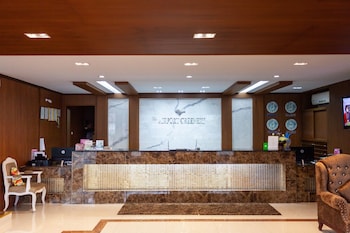 the airport greenery hotel