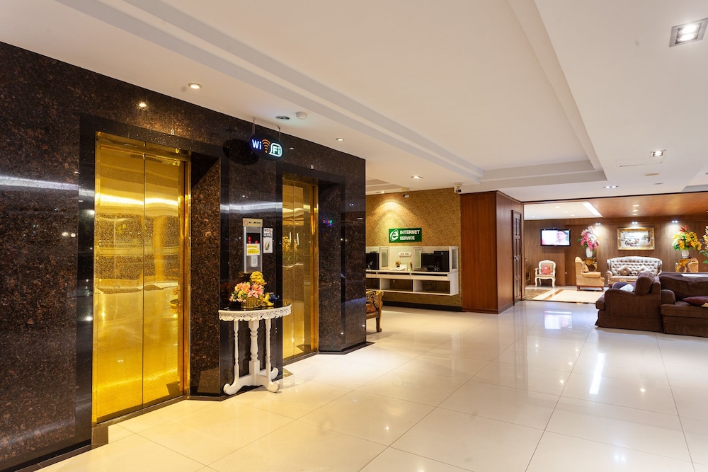 the airport greenery hotel