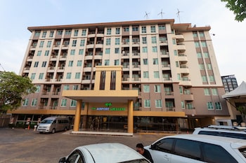 the airport greenery hotel
