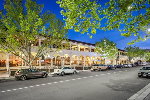 quest canberra