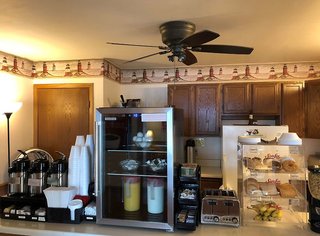 Travelodge By Wyndham Escanaba,Escanaba>>Bark River,2 star