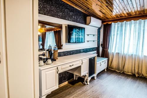 lazz city hotel