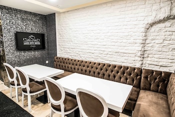 lazz city hotel