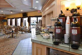 Quality Inn & Suites Fayetteville I-95,North Carolina>>Fayetteville,3 star