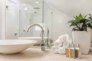 cremorne point manor