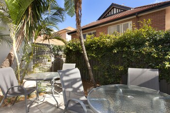 cremorne point manor