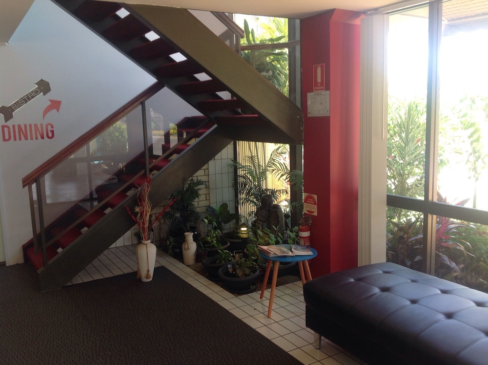 tropical gateway motor inn