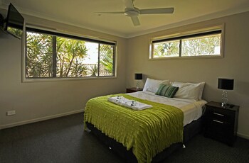 nobby beach holiday village