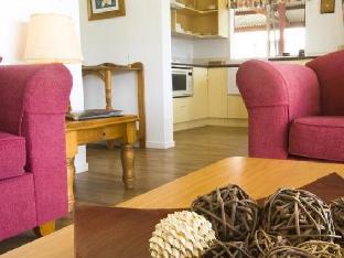 Poinciana Cottages,Kingston>>Burnt Pine,4 star