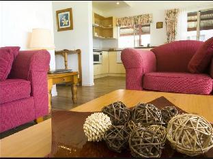Poinciana Cottages,Kingston>>Burnt Pine,4 star