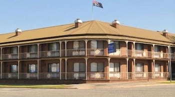 albury townhouse motel