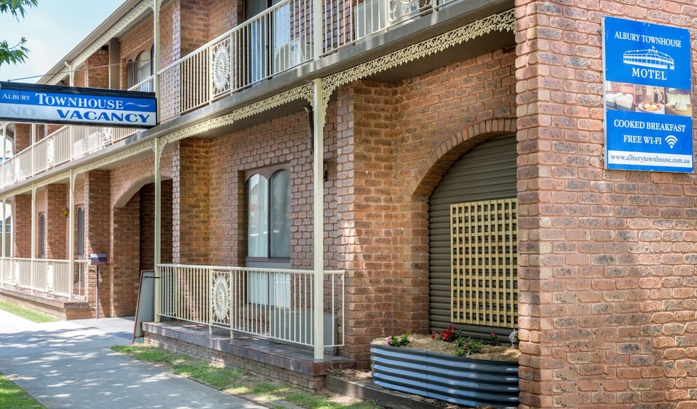 albury townhouse motel