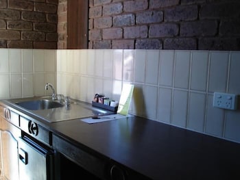 albury townhouse motel