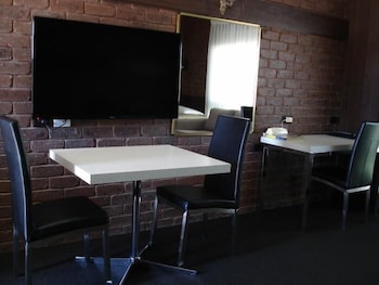 albury townhouse motel