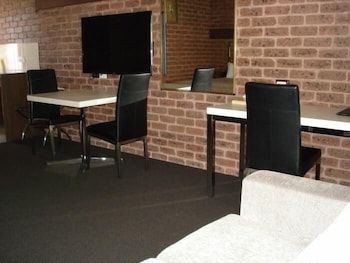 albury townhouse motel