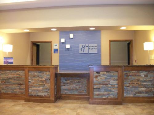 holiday inn express cortland by ihg