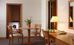 J5 Hotels - Port Saeed,Dubai>>Deira,3 star