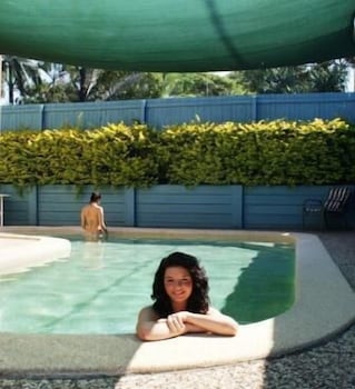coolum budget accommodation