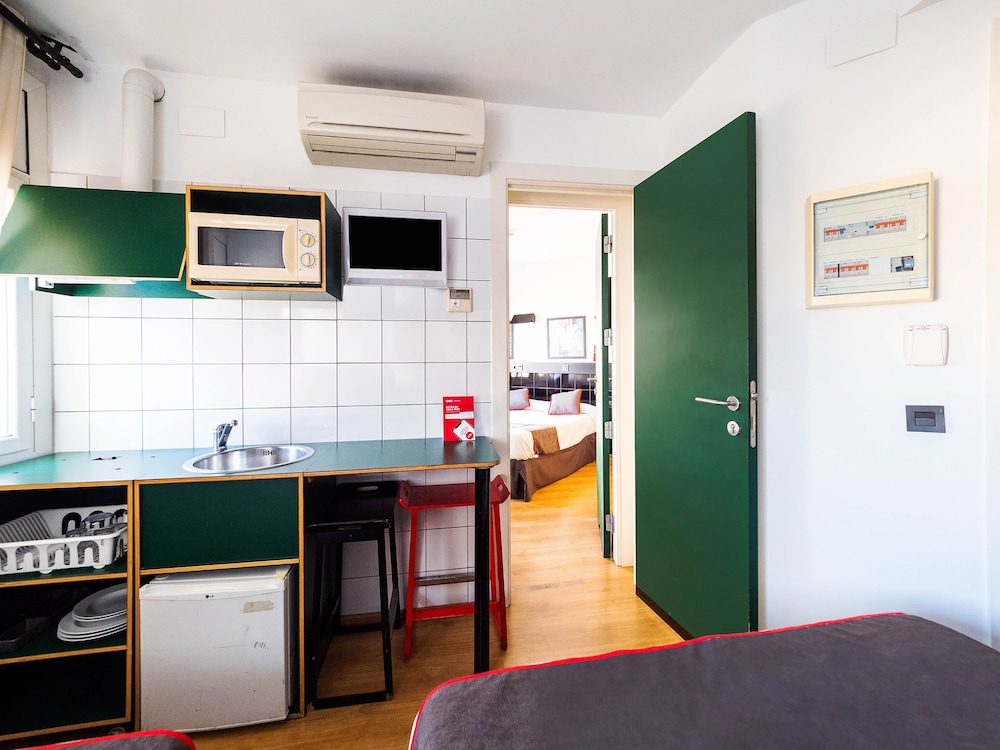 hostal athenas