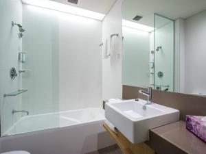 alpha hotel eastern creek