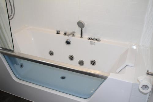 birchwood manor motel