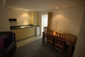 birchwood manor motel