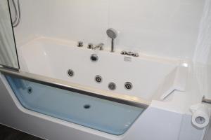 birchwood manor motel