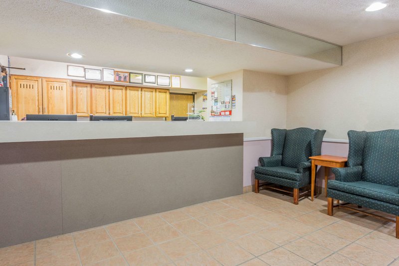 super 8 by wyndham st charles