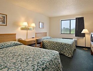 super 8 by wyndham st charles