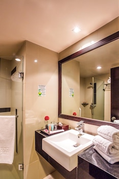 hotel orchardz jayakarta