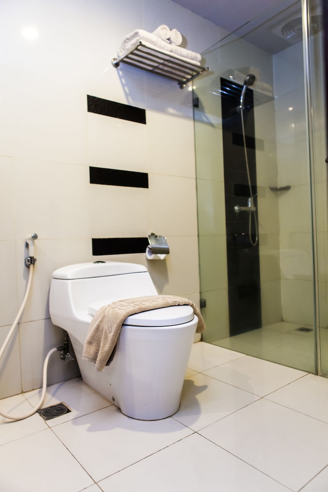 hotel orchardz jayakarta