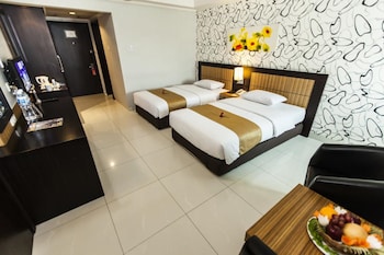hotel orchardz jayakarta