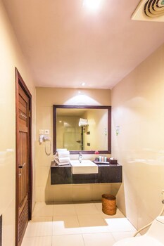 hotel orchardz jayakarta