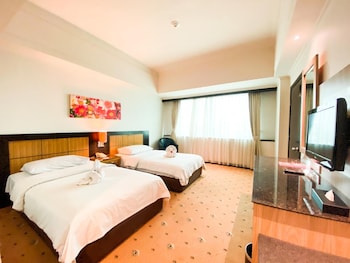 hotel orchardz jayakarta