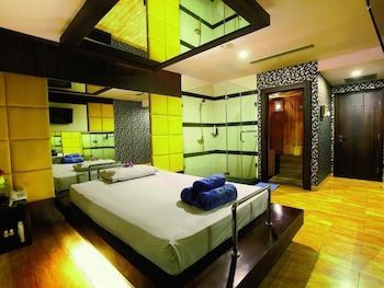 hotel orchardz jayakarta