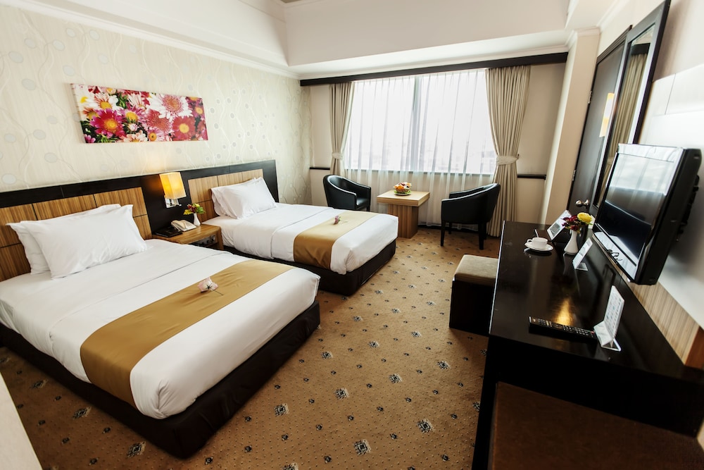 hotel orchardz jayakarta