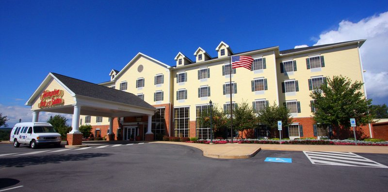 Hampton Inn & Suites State College At Williamsburg Square