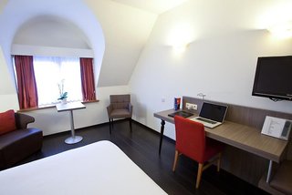 theater hotel