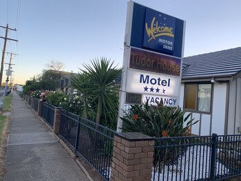Tudor House Motel,Shepparton>>Orrvale,3 star