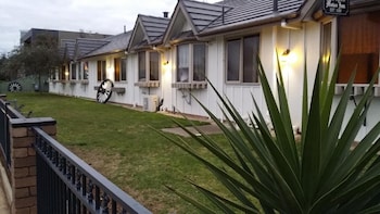 Tudor House Motel,Shepparton>>Orrvale,3 star