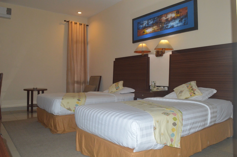 hotel mariat sorong