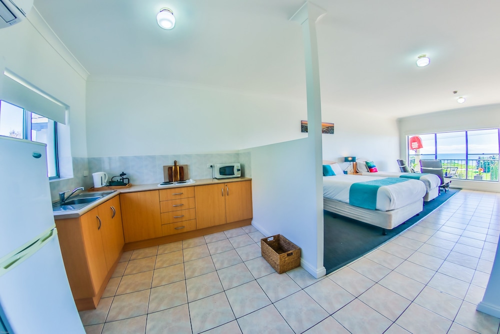 coast motel and apartments